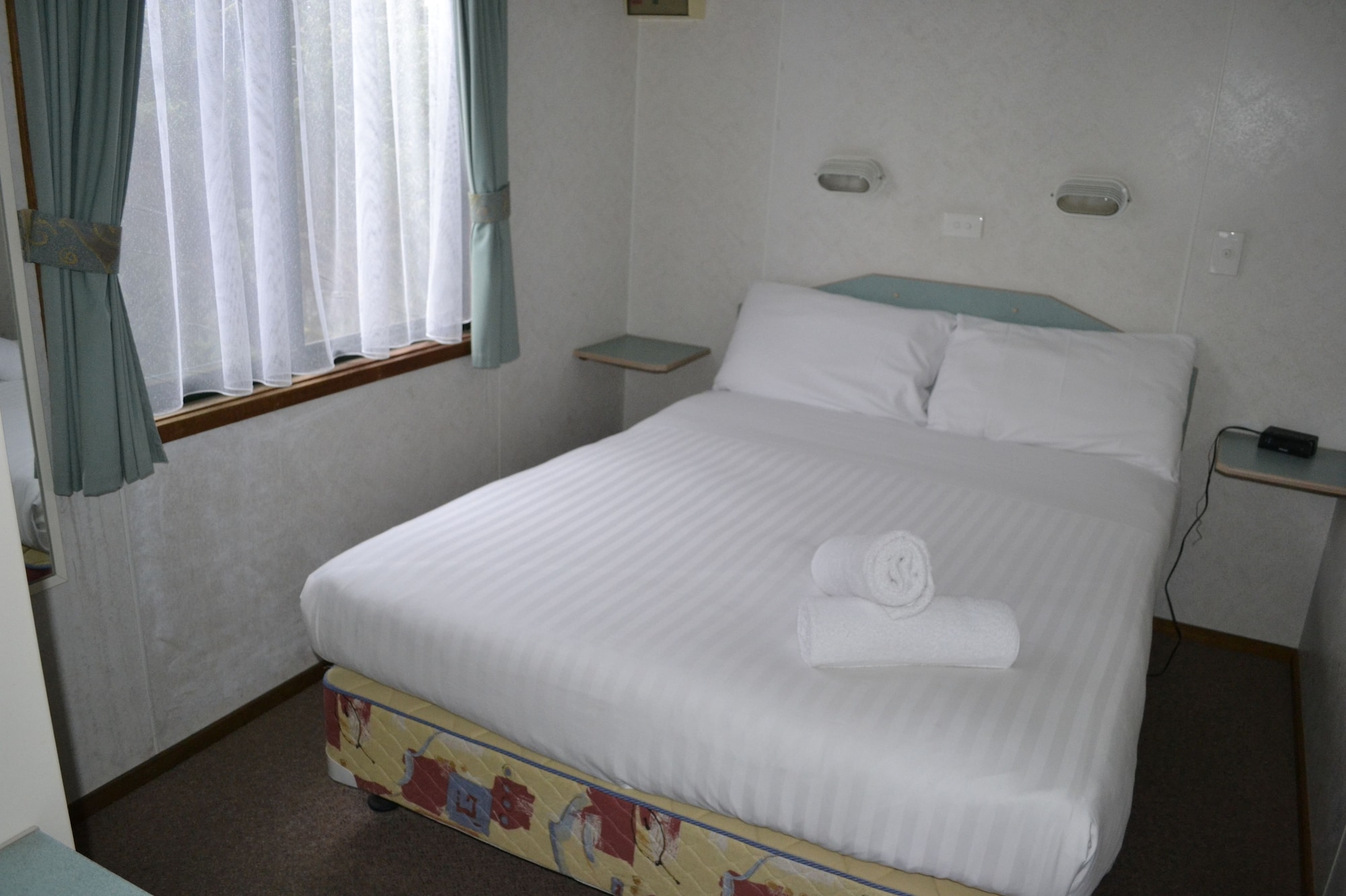 2 Bedrooms, Cabin, 1 Single and 2 Double Beds