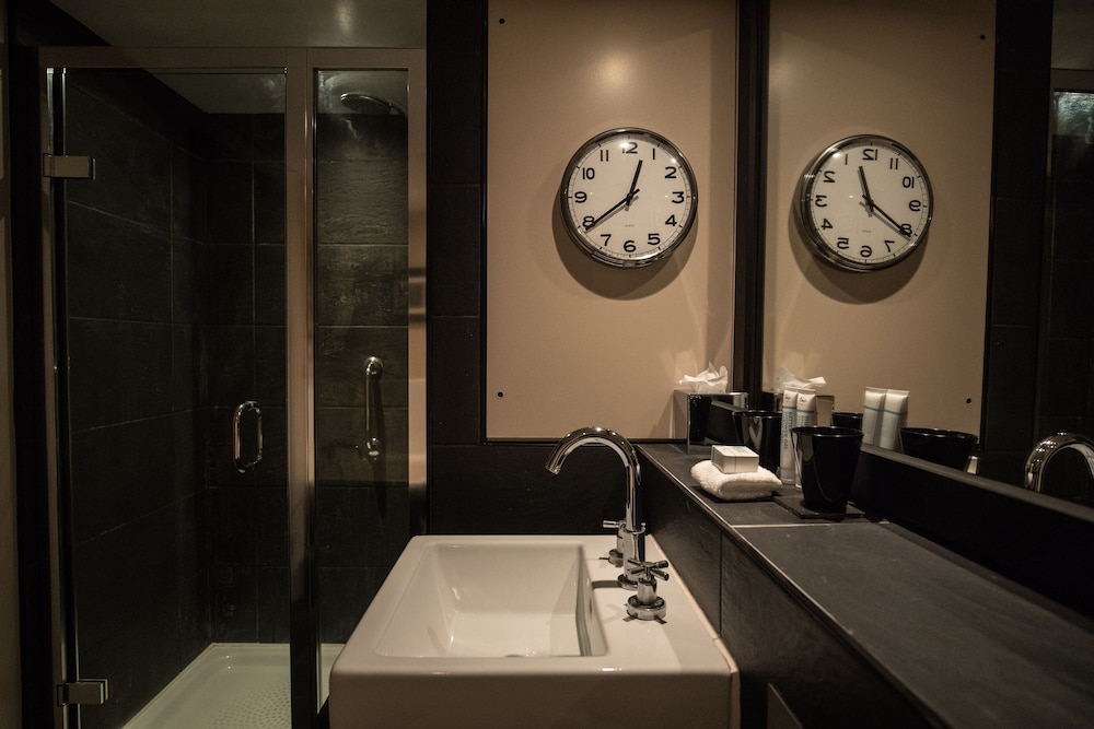 Malmaison Reading 33/81
