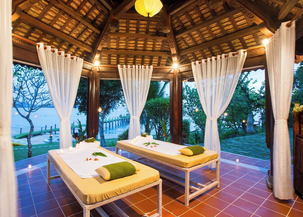 Chez Carole Beach Resort 20/50