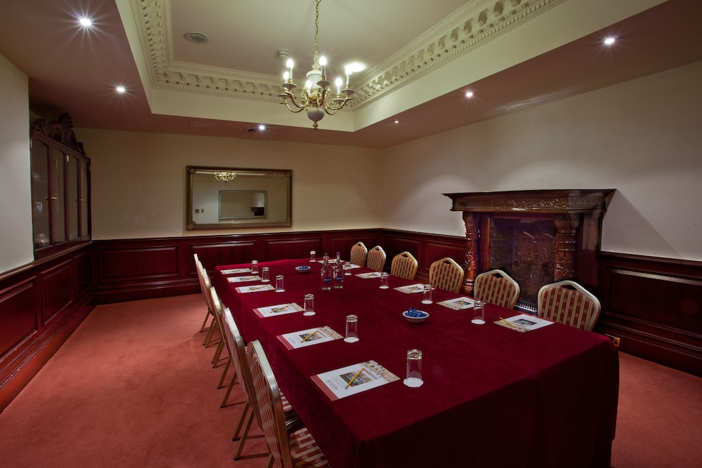 Royal Court Hotel Coventry 51/61