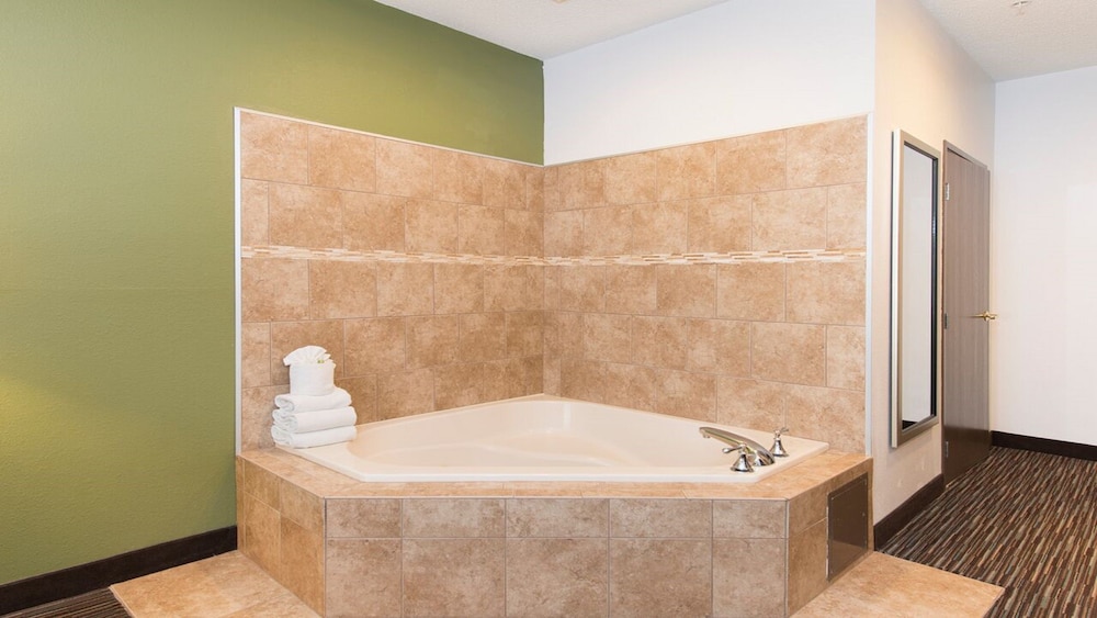 Holiday Inn Express Hotel And Suites Chicago Deerfield Lincoln 48/50