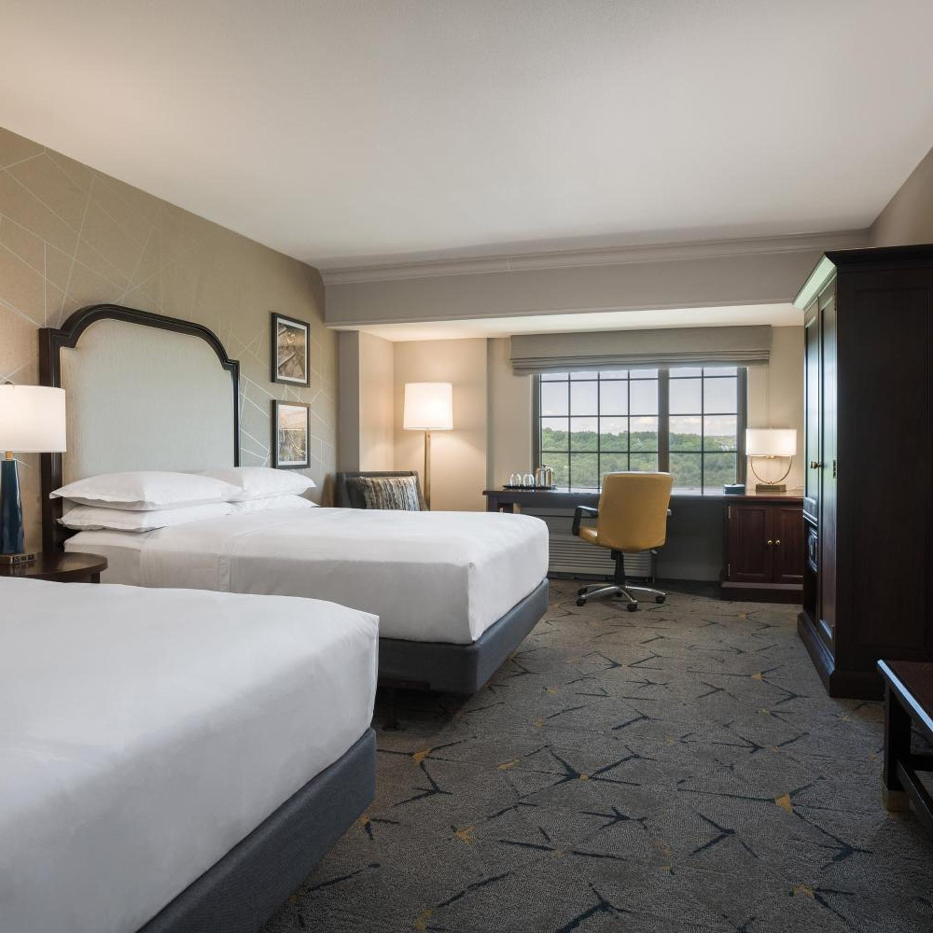 Guest Room, 2 Queen Beds, Garden View, Club Floor, High Floor