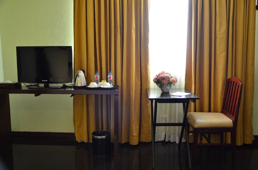 Hotel Centro Puerto Princesa Near Airport by ZUZU 97/107