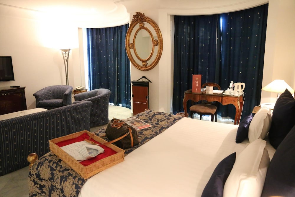 HOTEL LA MAISON BLANCHE 41/52