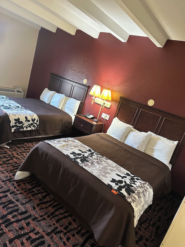 غرفة قياسية بسريرين كوين، Rodeway Inn Zanesville OH 2/7