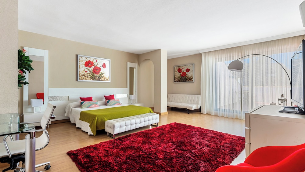 Host Villas & Suites 14/50