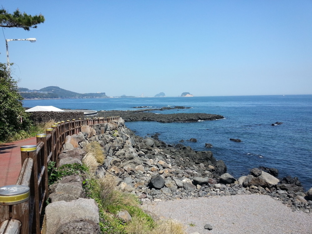 T Island Resort 63/73
