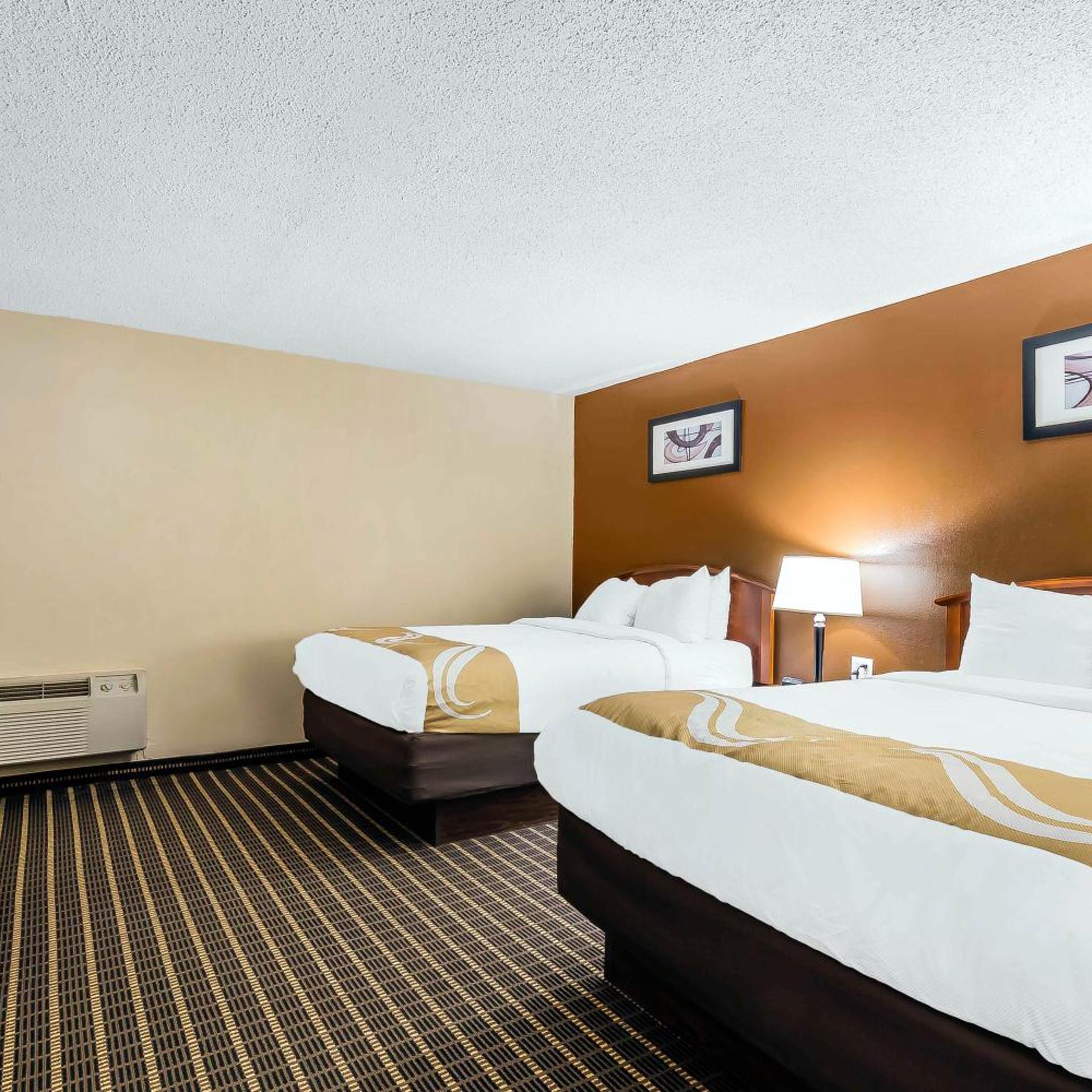 غرفة بسريرين كوين يُسمح فيها بالحيوانات الأليفة، Quality Inn & Suites Sevierville - Pigeon Forge 2/5