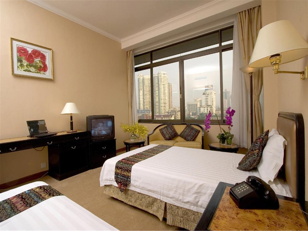 Aiqun Hotel 25/70