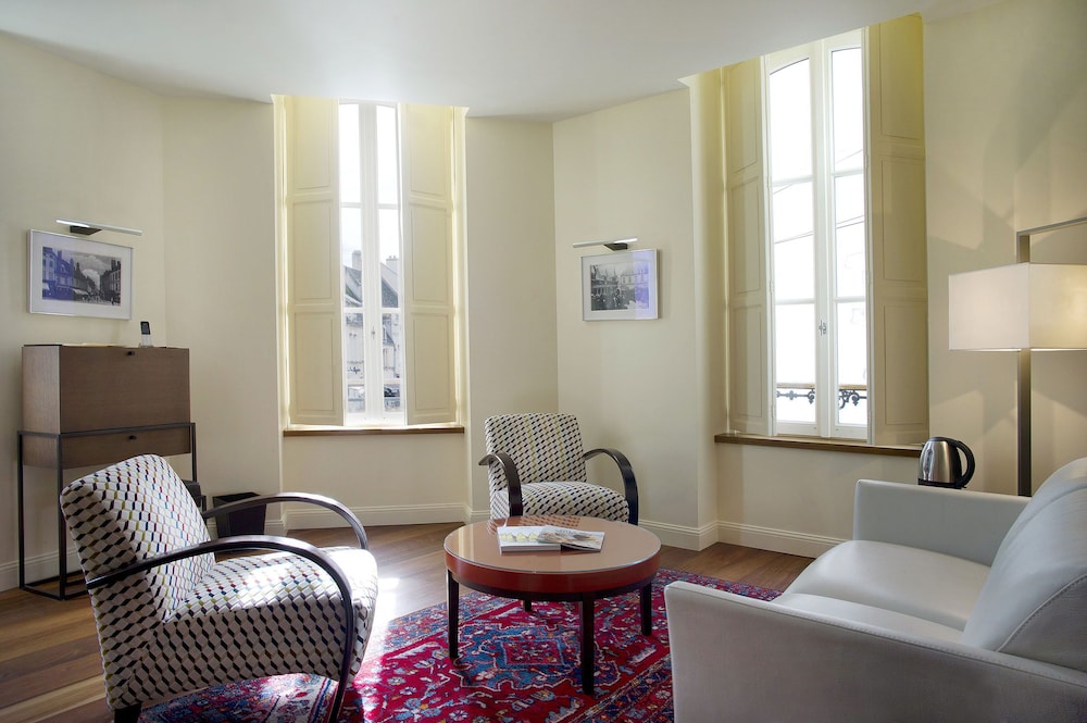 L Hotel de Beaune 42/73