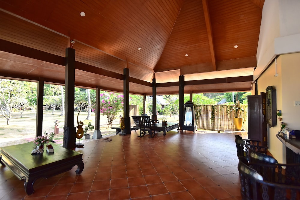 Koh Ngai Thanya Beach Resort 37/65