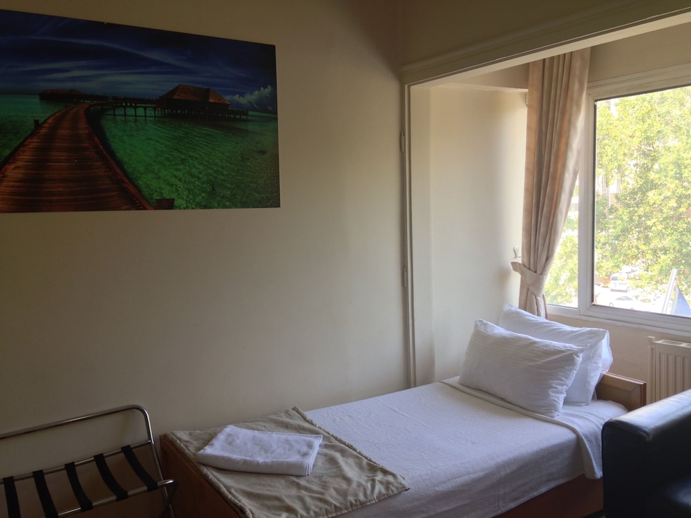 Economy, Double Bed, Caylan Hotel 3/5