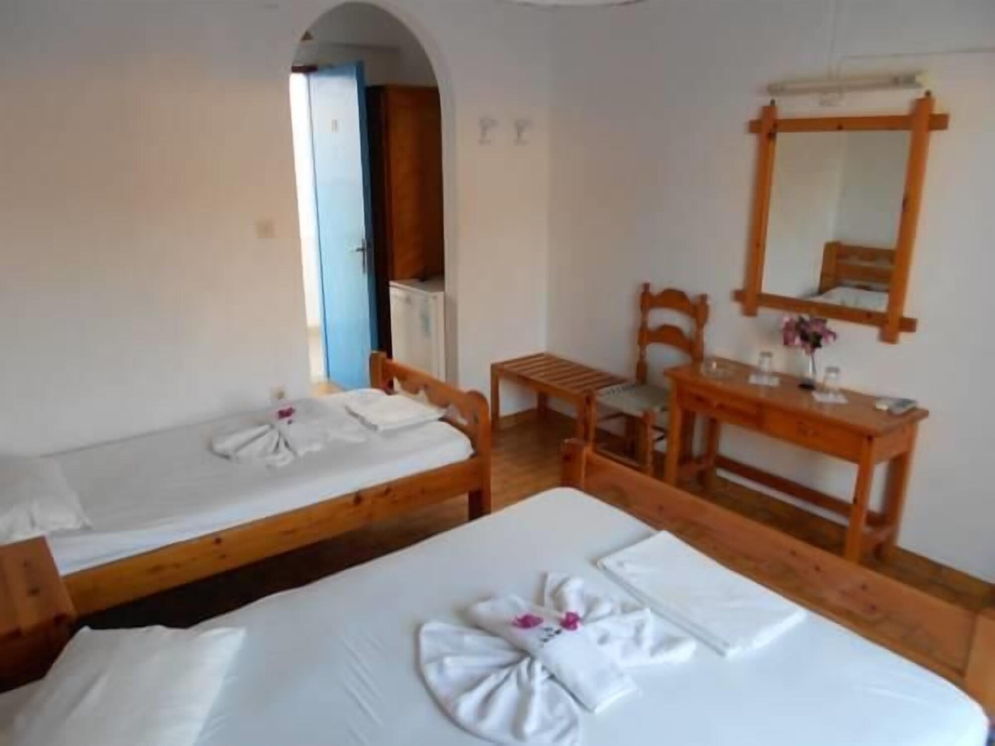 DELUXE, DOUBLE BED