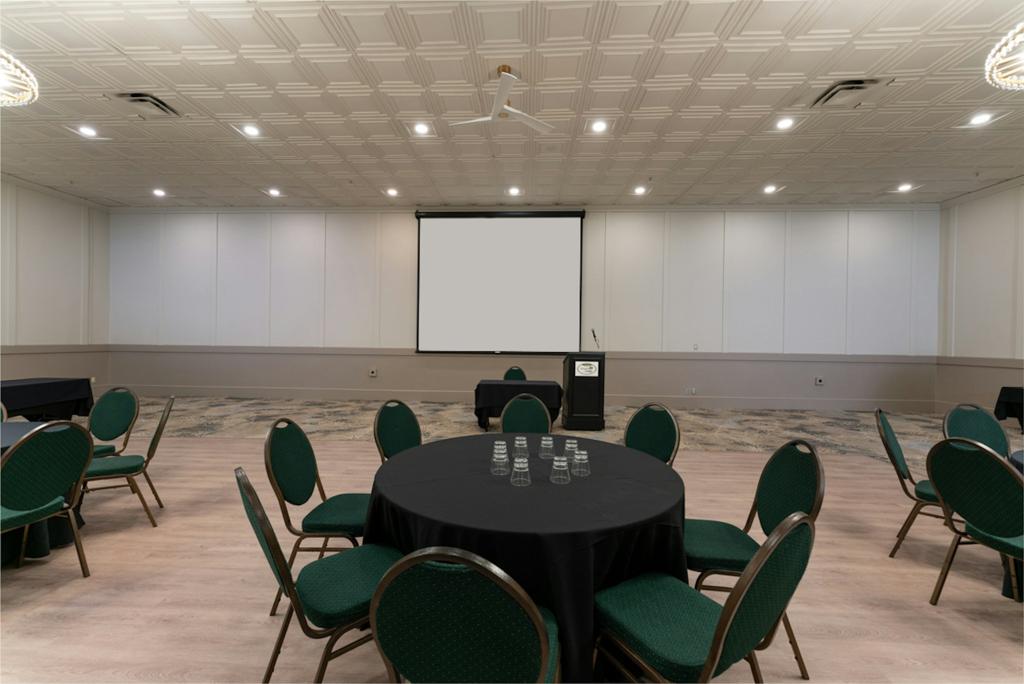 Prestige Vernon Lodge And Conference Centre 63/75