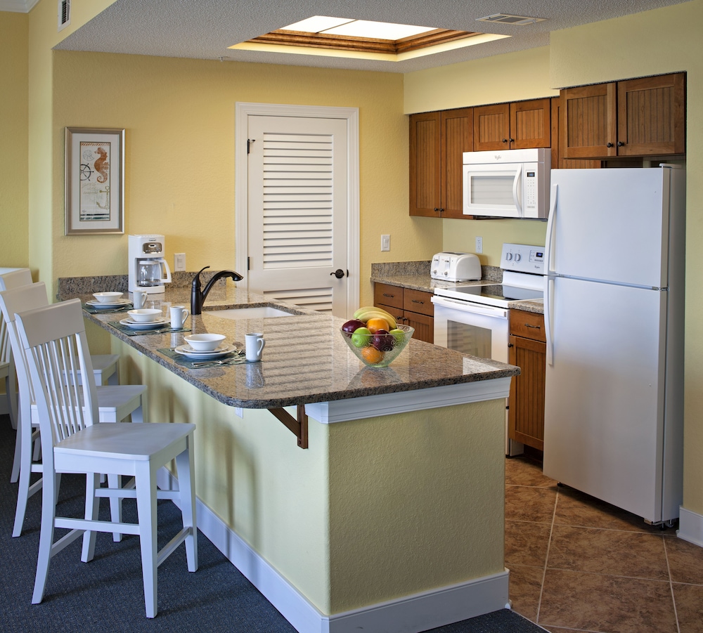 Bluewater Resort And Marina By Spinnaker Resorts 40/55