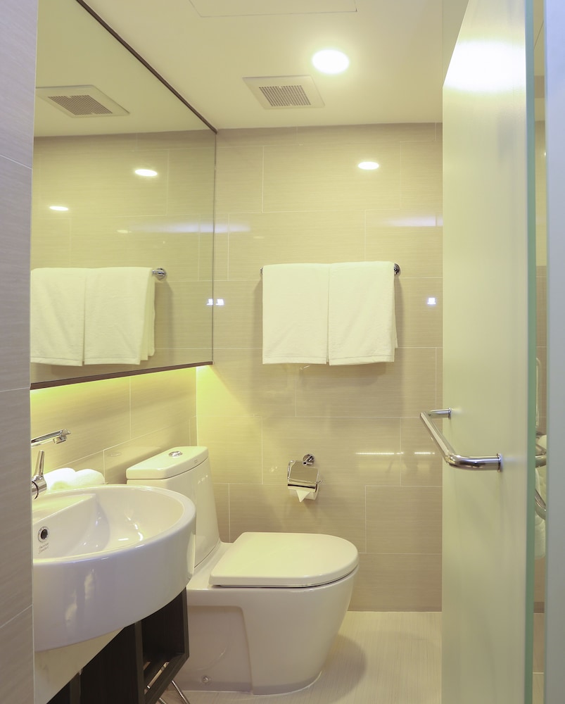 Ramada by Wyndham Bangkok Sukhumvit 11 26/83