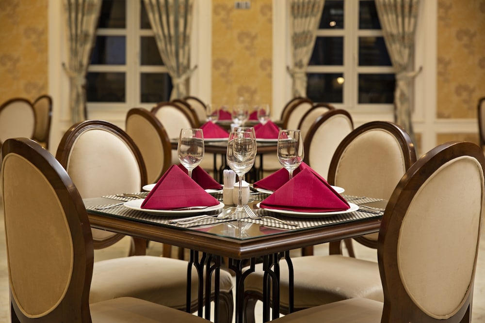 Eden Ocean View Hotel Da Nang 53/64