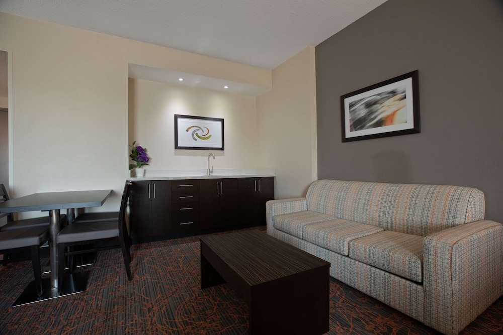 Best Western Plus Executive Inn 39/47