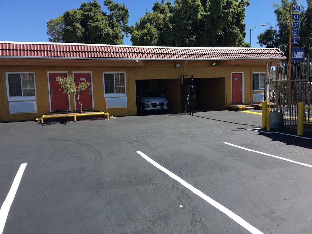 Harris Motel 44/59