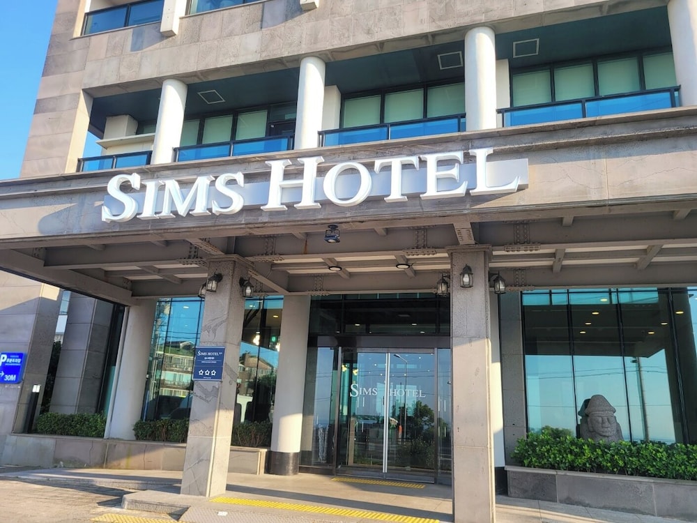 Sims Hotel 2/48