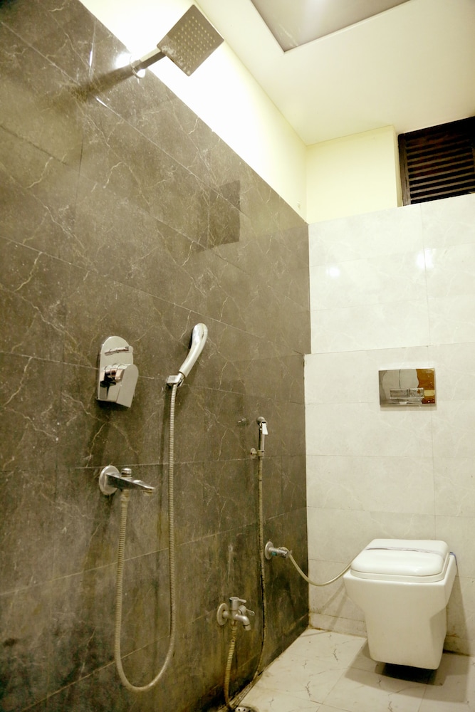 Hotel Pink City 40/43