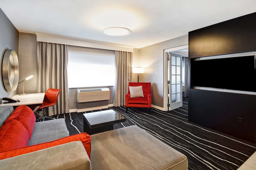 Doubletree By Hilton Deadwood At Cadillac Jack S 34/52