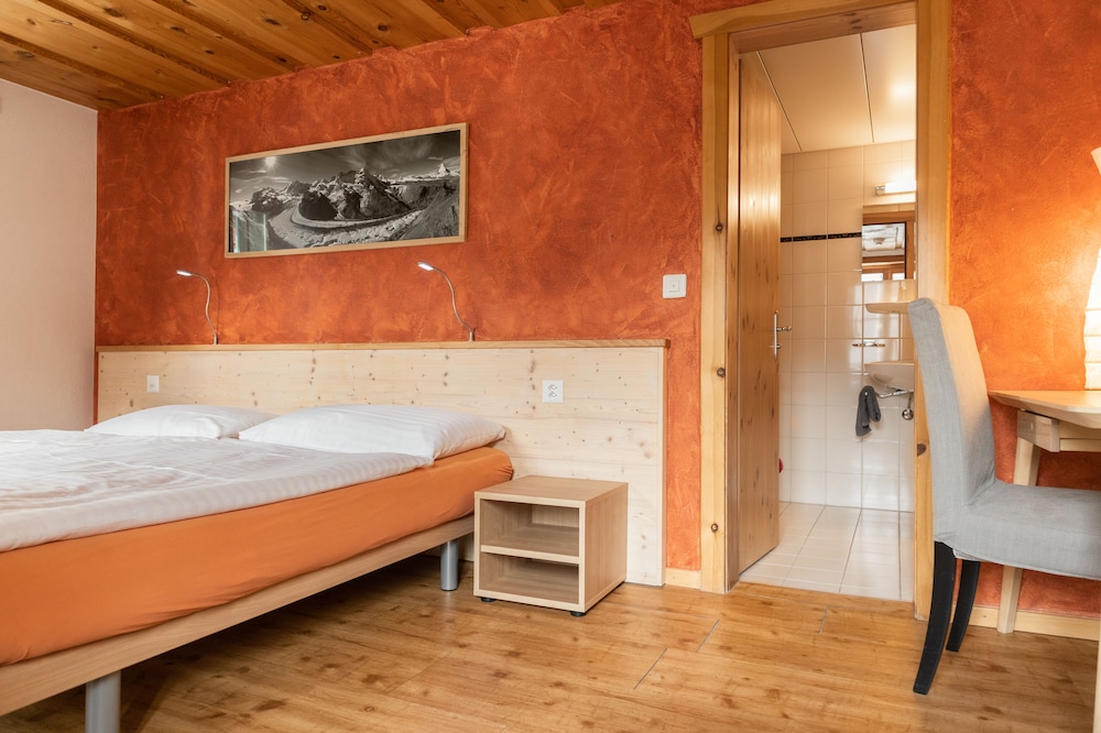 Hotel Bahnhof 21/50