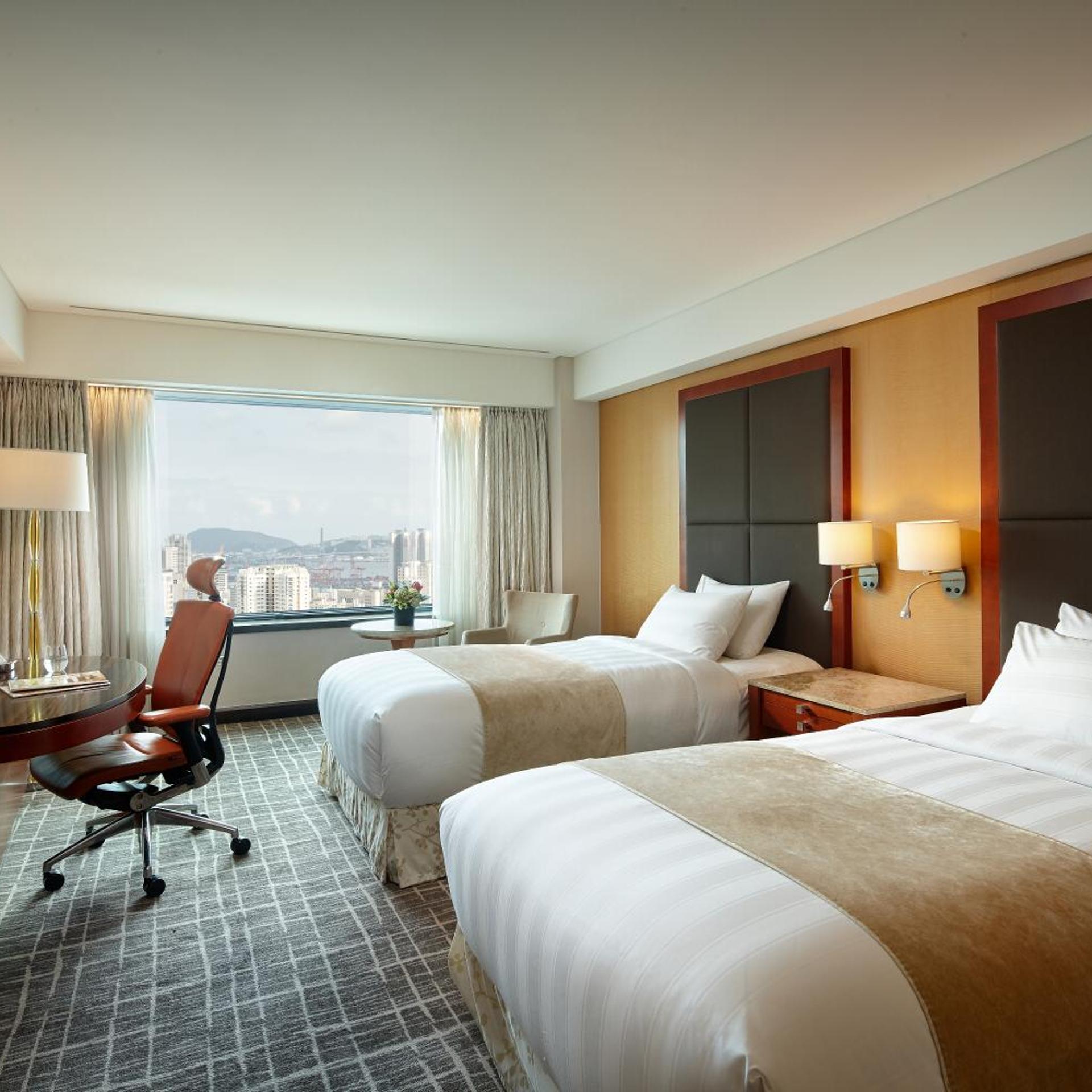 Club, Deluxe, Twin Beds, with Pool