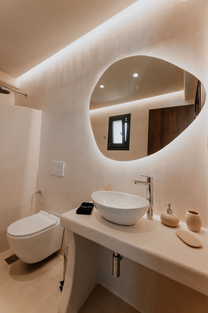Onym Curated Villas 206/206