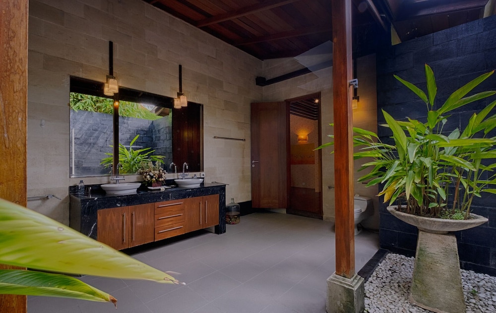 Kutus Kutus Ketewel Villa 8/34