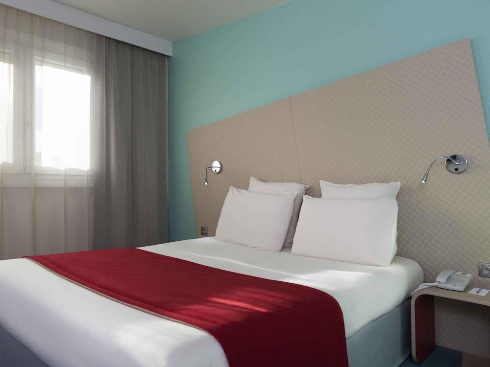 Hotel Mercure Paris Le Bourget 32/74