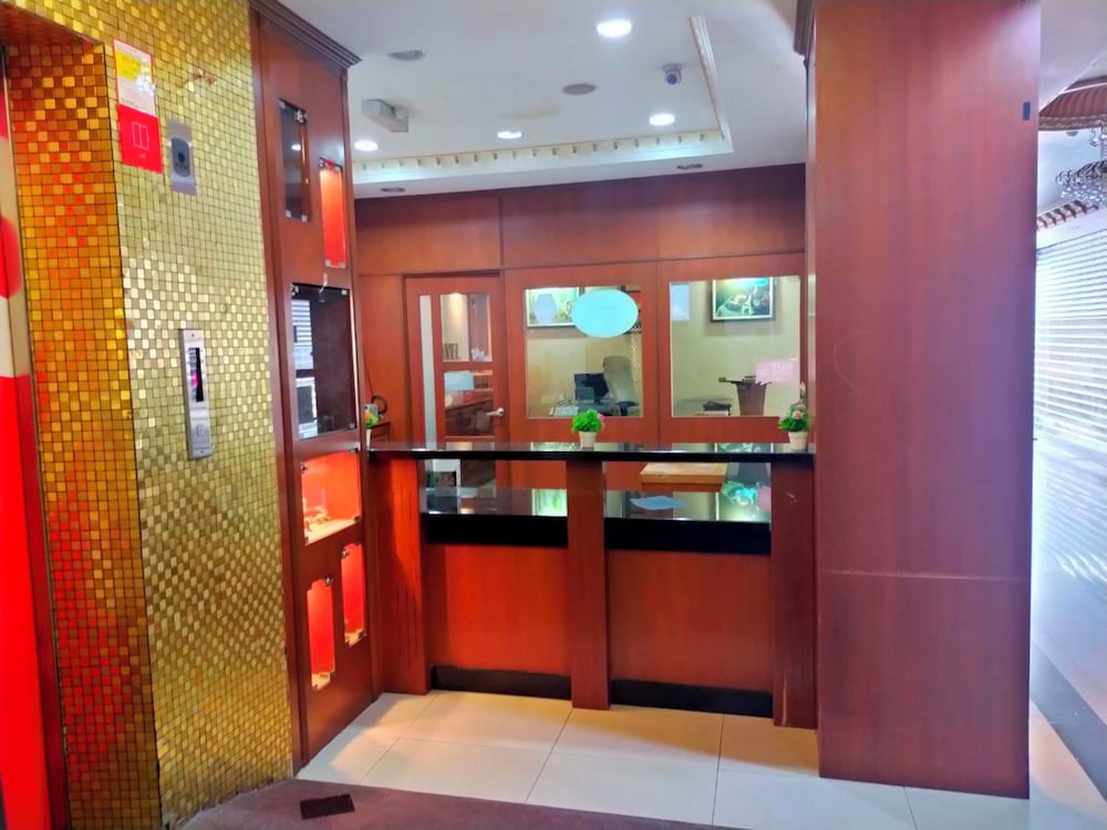 OYO 998 Queen City Hotel 16/50