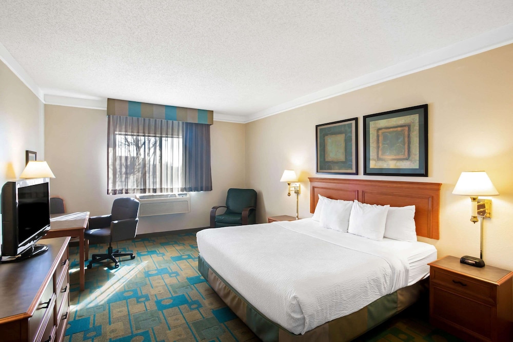 La Quinta Inn Suites Round Rock North 13/41