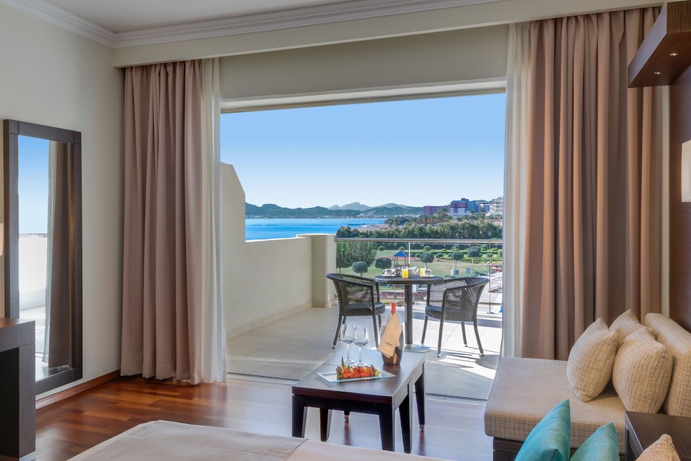 ELITE, CLUB, DELUXE, SEA VIEW