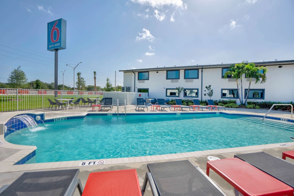 Motel6 Fort Lauderdale, FL 39/44