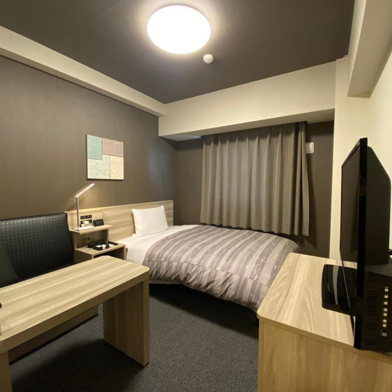 Room, Single