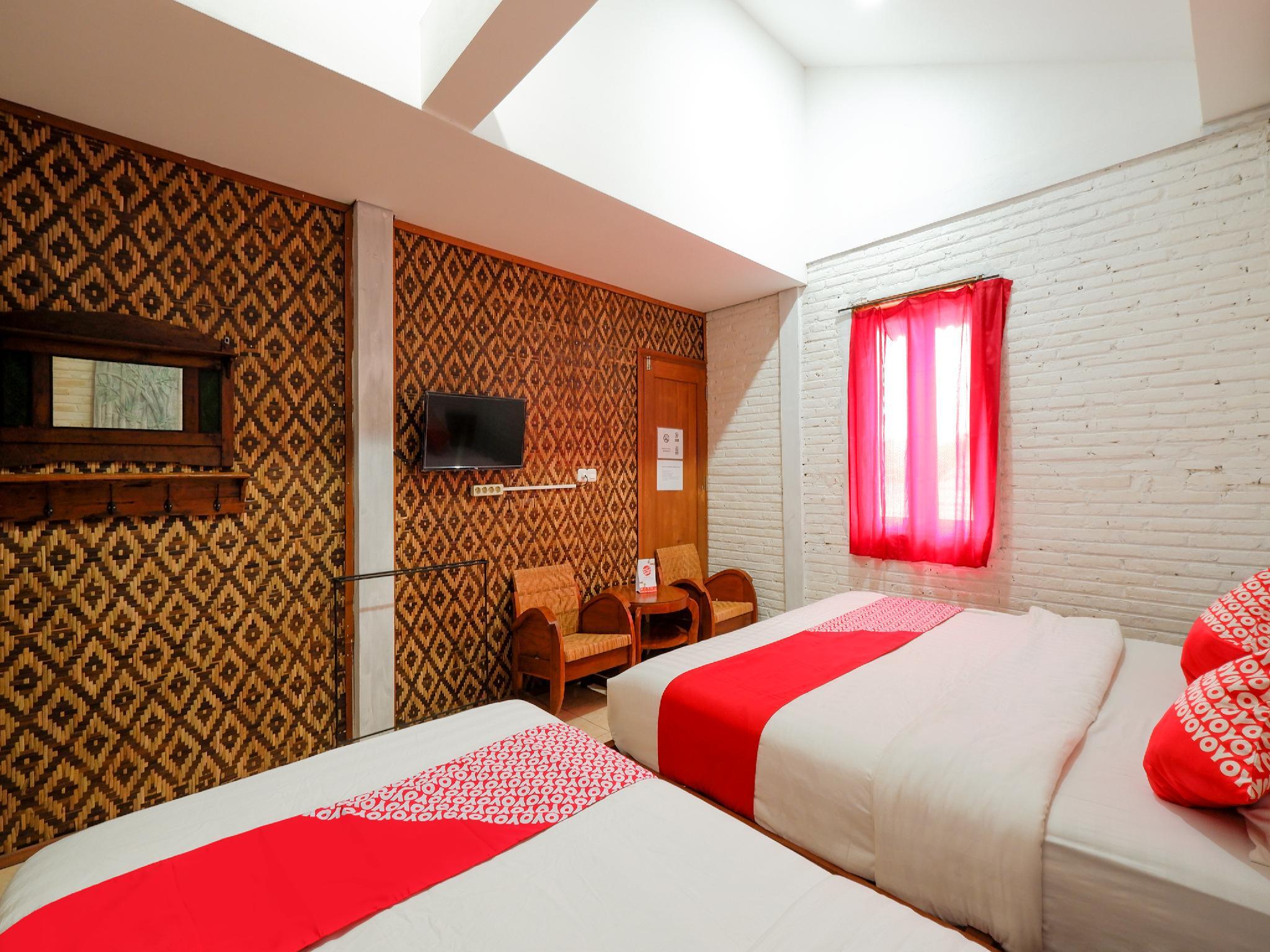 OYO 4016 Tan Jokteng Guest House 18/51