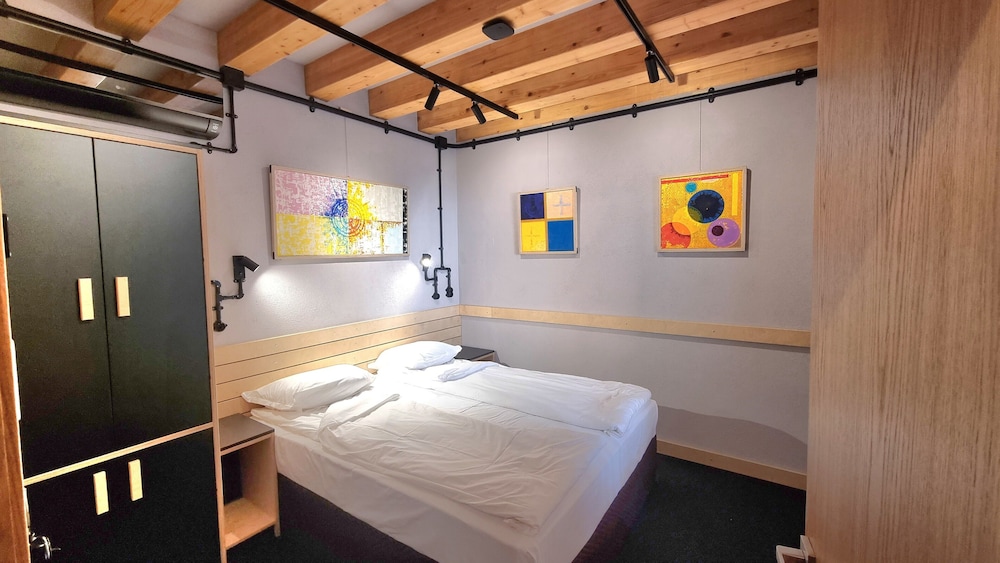 Art Hotel 158 11/29