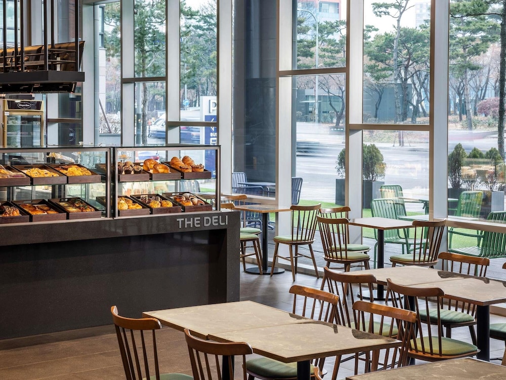 Novotel Ambassador Seoul Dongdaemun Hotels and Residences 58/75