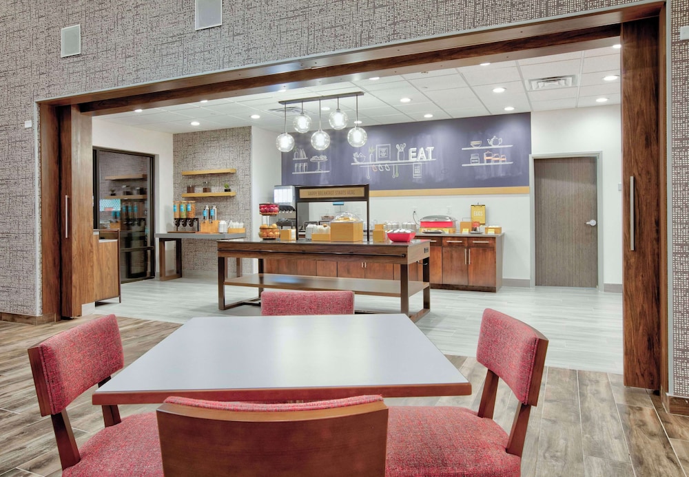 Hampton Inn & Suites Dalhart 19/27