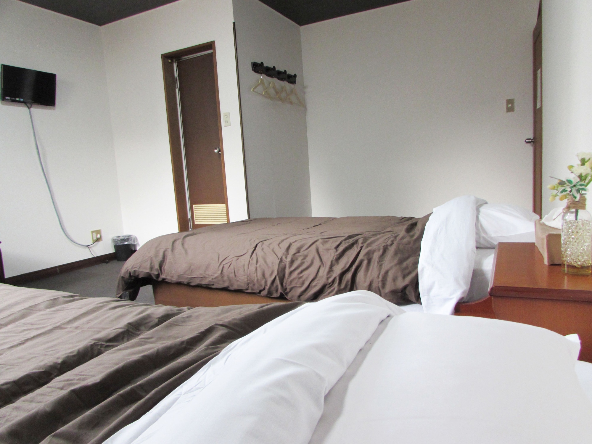 ROOM, TWIN BEDS, PRIVATE BATHROOM