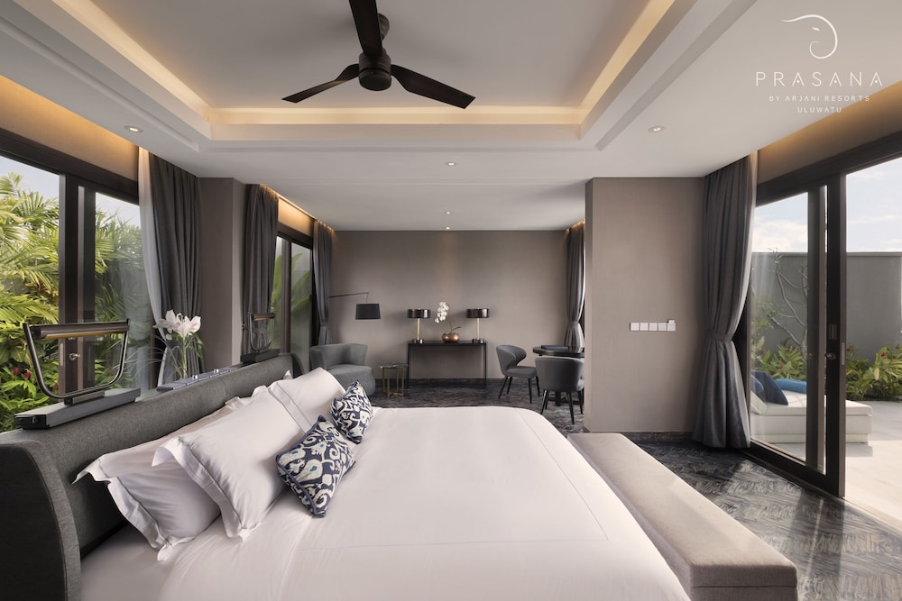 1 BEDROOM, SUNRISE, VILLA