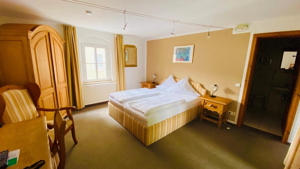 Hotel Erbgericht Krippen 14/50