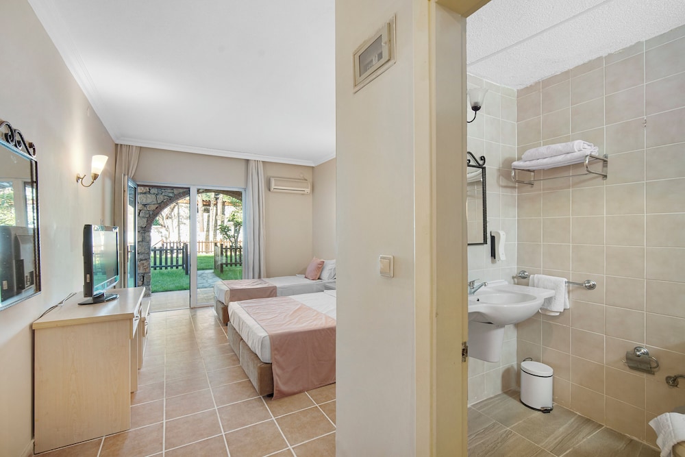 Alados Otel 50/50