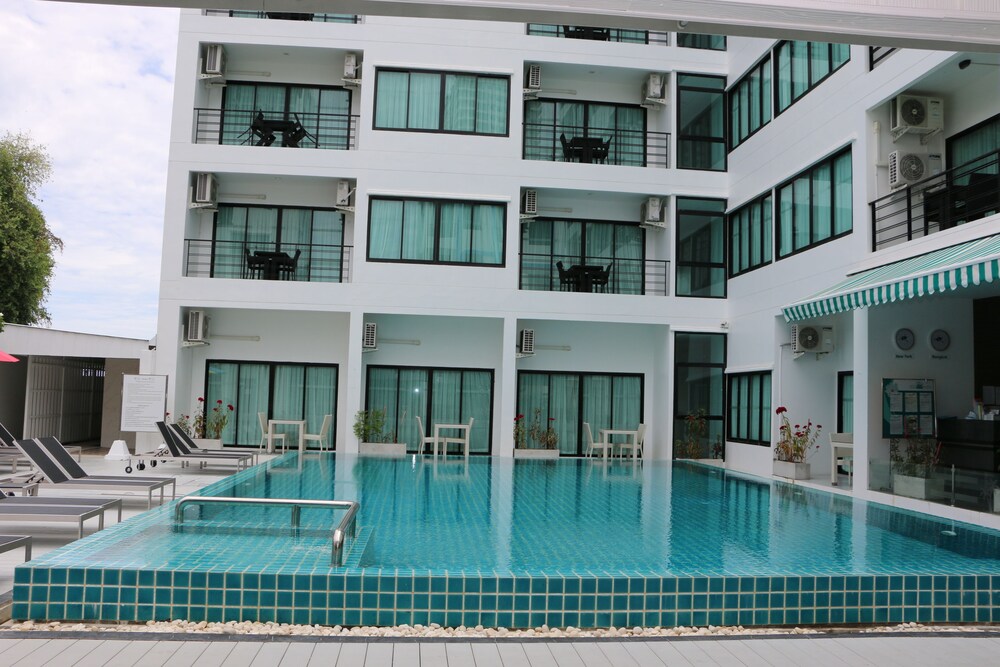 RedDoorz I-Talay Resort 3/49