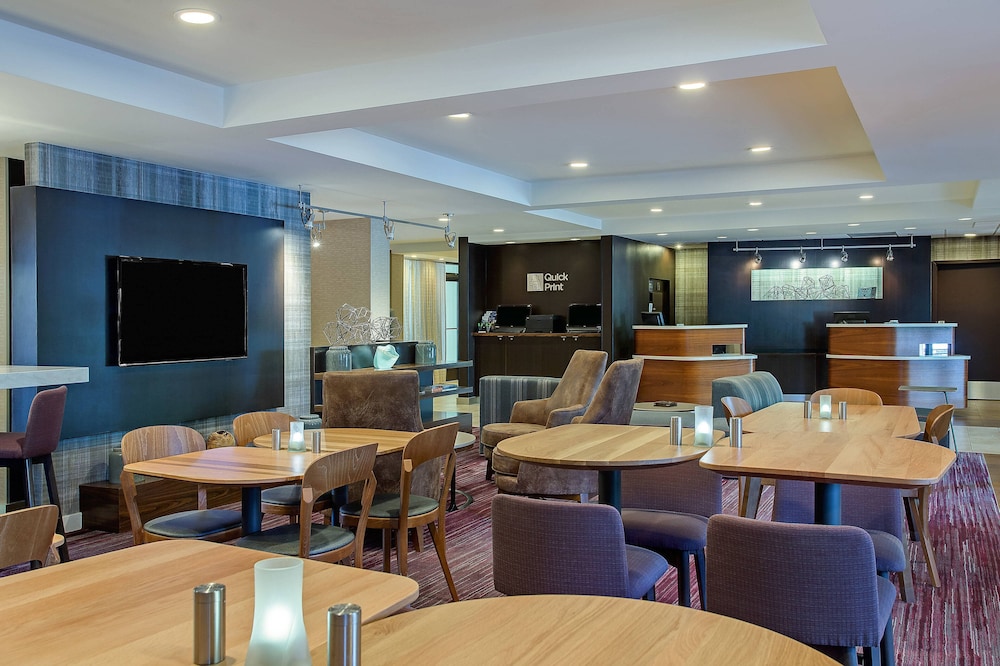 Courtyard By Marriott Knoxville Cedar Bluff 32/39
