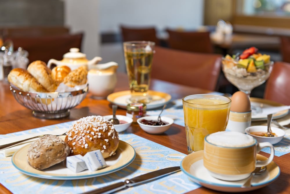 Hauser Hotel St. Moritz 27/41