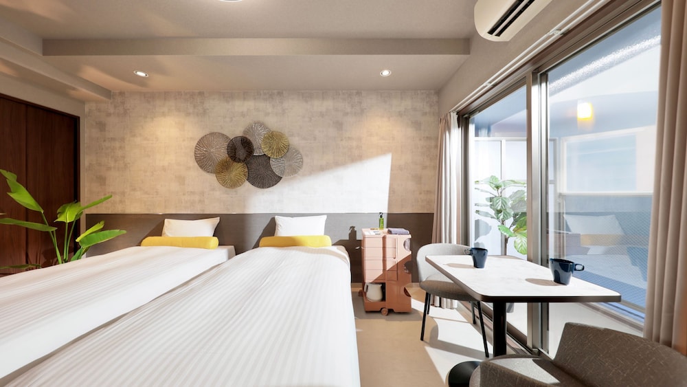 Dotombori Crystal Hotel 3 7/31