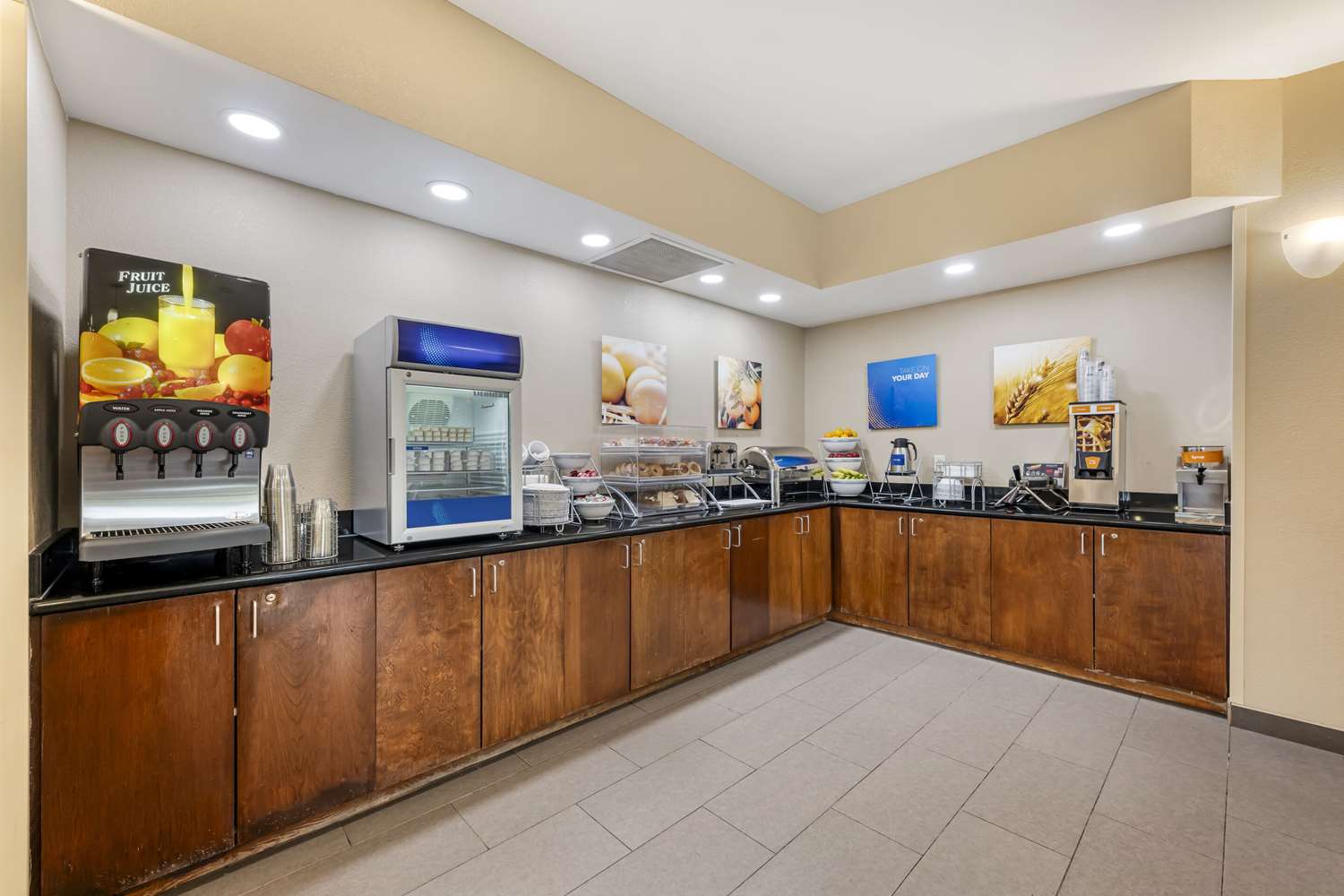 Comfort Suites East 9/42