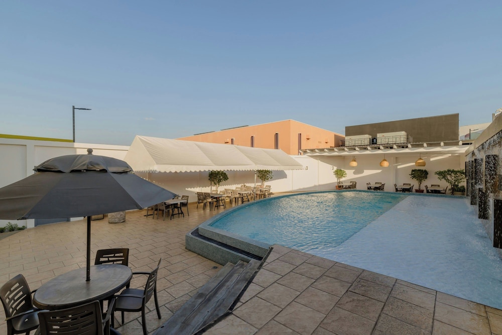 Hotel Hex 71/74